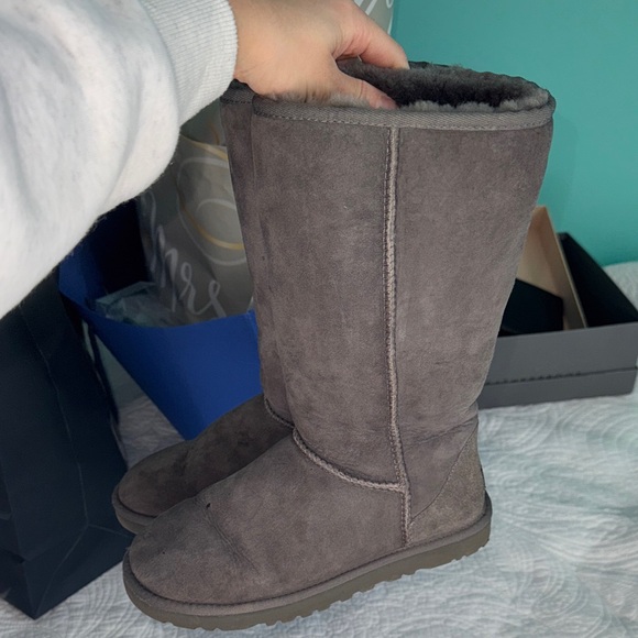 Women's Tall Uggs Gray Sz 6 - Picture 2 of 6